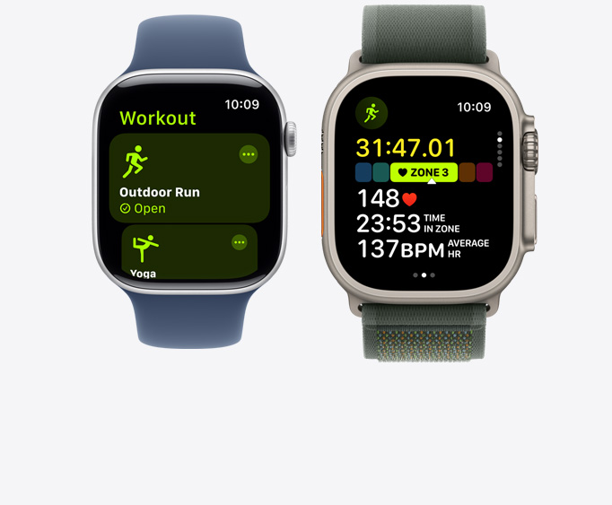 Apple Watch Series 10 及 Apple Watch Ultra 2 的正面，分別顯示瑜伽體能訓(xùn)練畫面及含有多項指標(biāo)的跑步體能訓(xùn)練畫面。