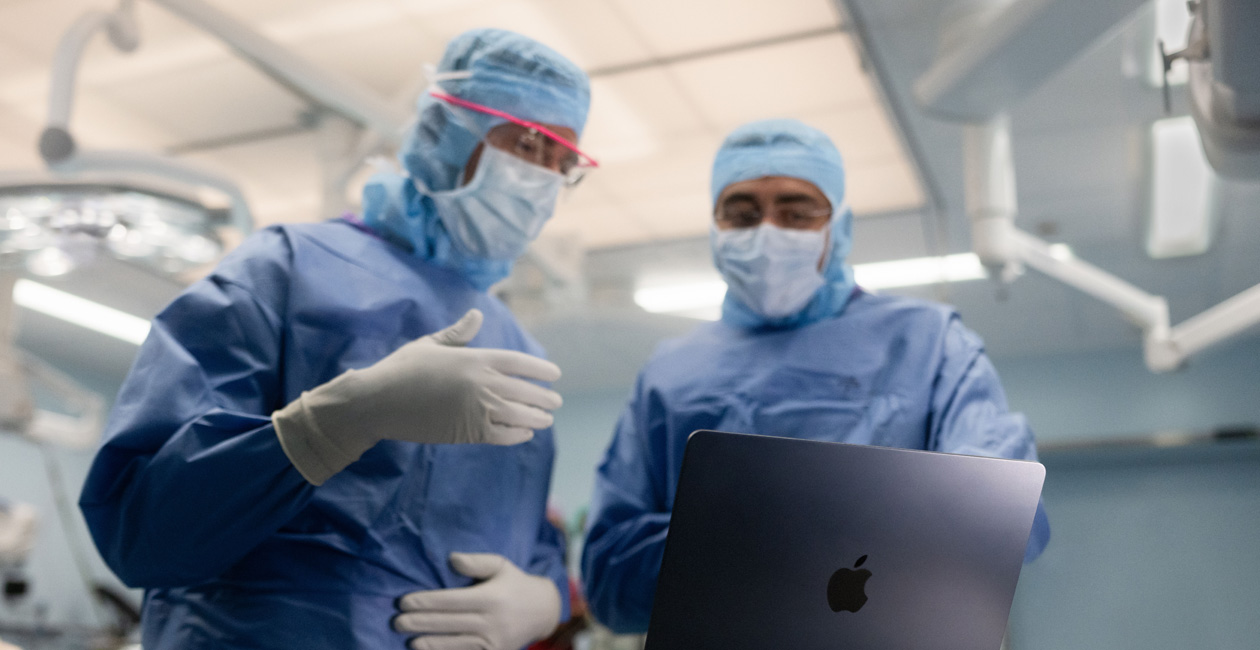 ?????? ??????? ????? ??? ???? MacBook Pro ?? ???? ????????.