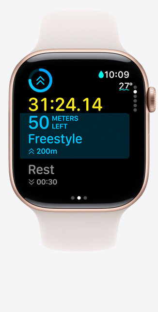 Apple Watch Series 10 的正面，顯示泳池游泳的自訂體能訓(xùn)練畫面，畫面上有游泳指標(biāo)。