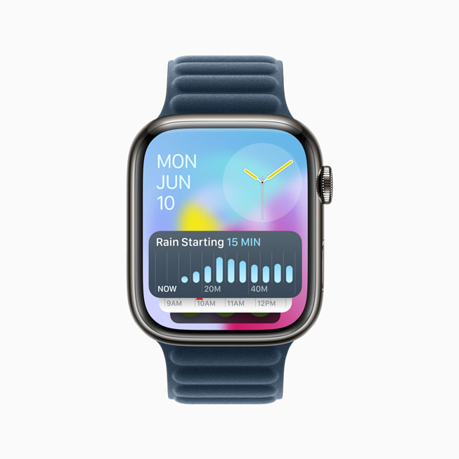 Apple Watch Series 9 顯示位於「智慧型堆疊」頂部的天氣小工具。