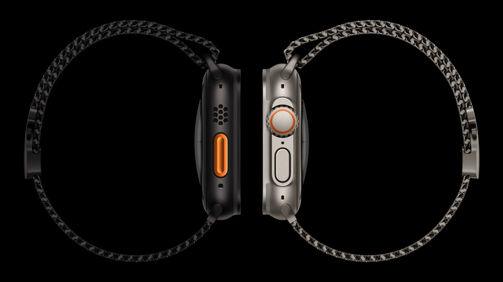Yeni Titanyum Milano Loop kay??lar ile birlikte Siyah ve natürel titanyum Apple Watch Ultra 2.