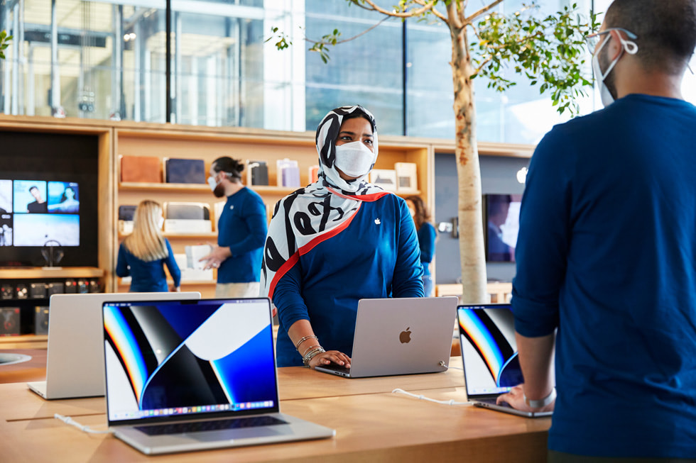 ???? ???? Apple ?????? ??????? ?????? ????? MacBook Pro ???? ??????.