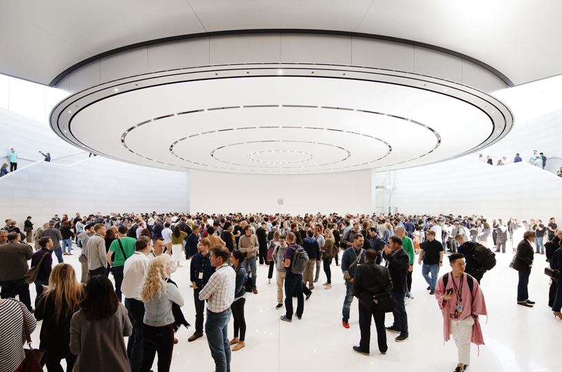 ?????? ?? ????? ??????? ??????? ?? ???? Steve Jobs Theater.