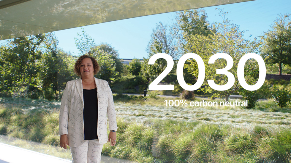 Lisa Jackson, Apple Park’ta.