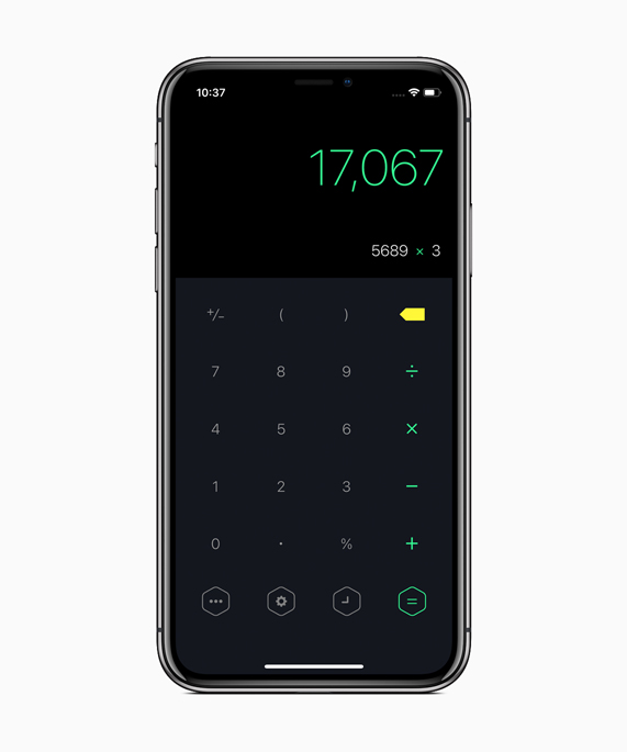 iPhone X, Calzy 3 hesap makinesinin ana ekran?n? g?steriyor