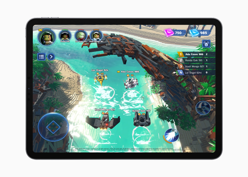 Gümü? rengi iPad Pro’da ?al??an LEGO? Star Wars?: Castaways.