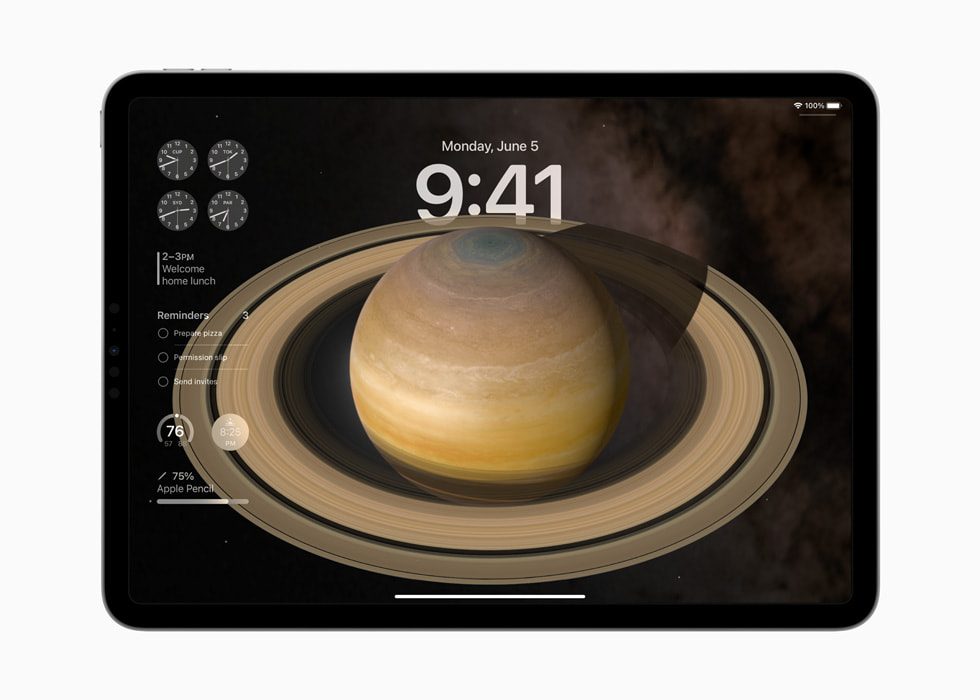 Ein iPad?Pro zeigt interaktive Widgets auf dem Sperrbildschirm an.