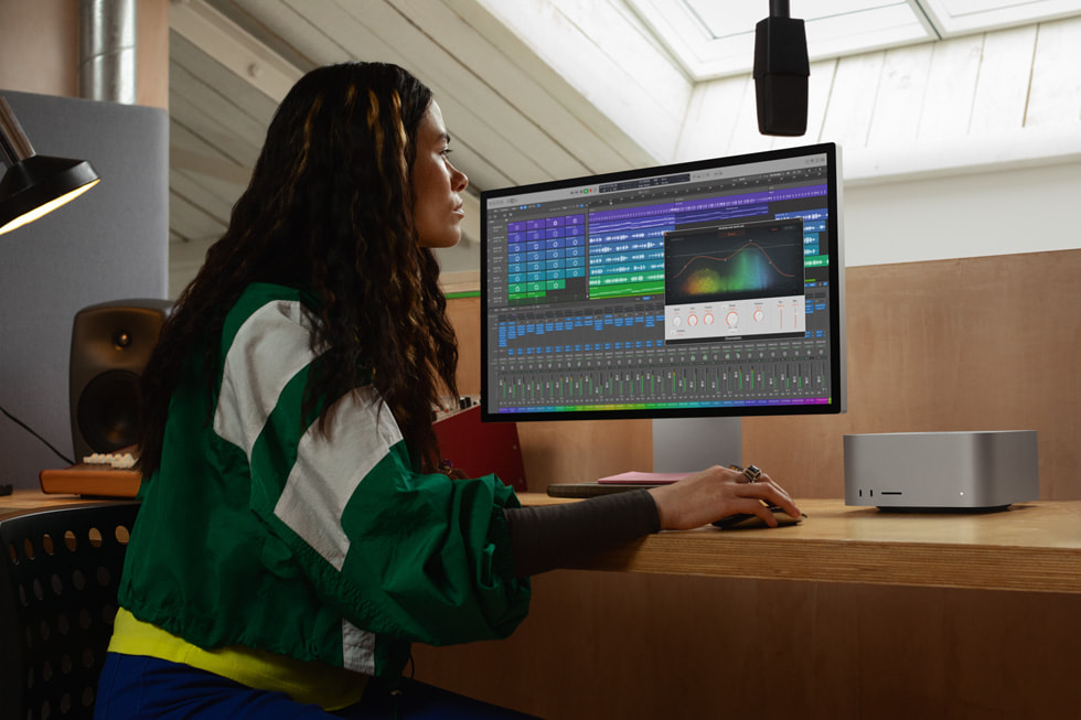 ???? ?????? Apple ?? ????? M2 Ultra ??? Mac Studio ?? ?????.
