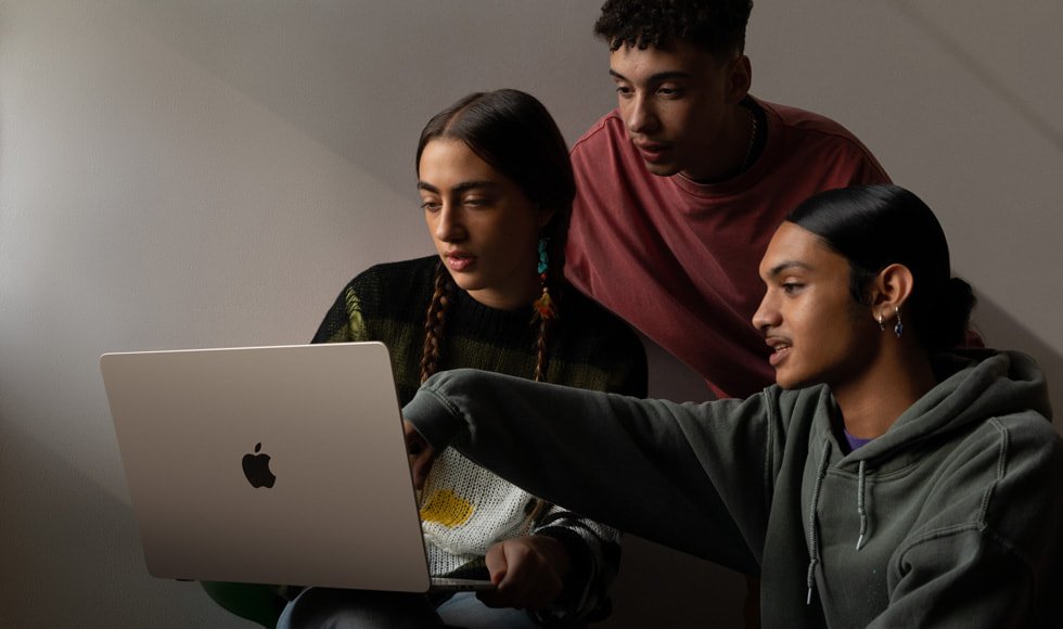 ???? ????? ????? ????? ?????? ??? ???? MacBook Air ???? 15 ???.