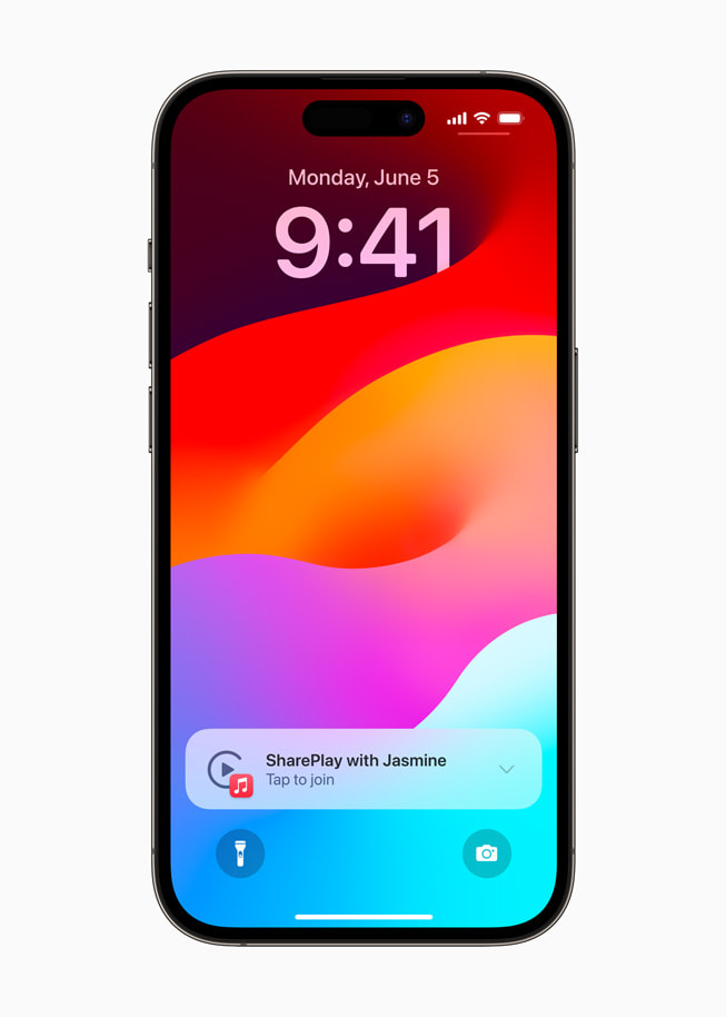 iPhone 14 Pro menampilkan notifikasi SharePlay dari Jasmine, bertuliskan “Sentuh untuk bergabung.”