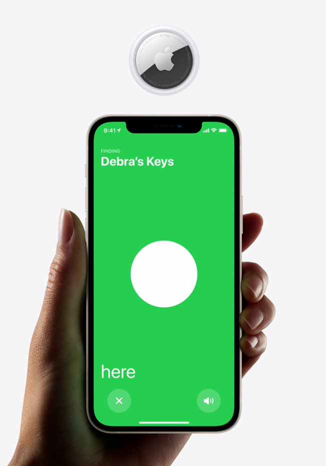 AirTag ayg?t? ve iPhone 12 ekran?nda AirTag bulma ekran?.