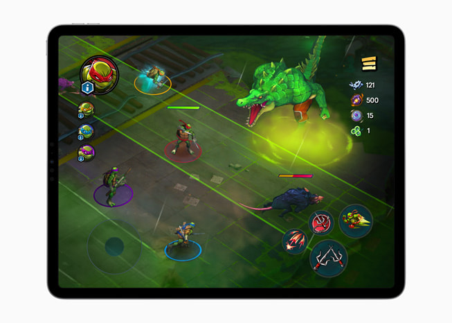 iPad Pro’da oynanan TMNT Splintered Fate’te Leonardo, Michelangelo, Donatello ve Raphael, Splinter ile yüzle?iyor.