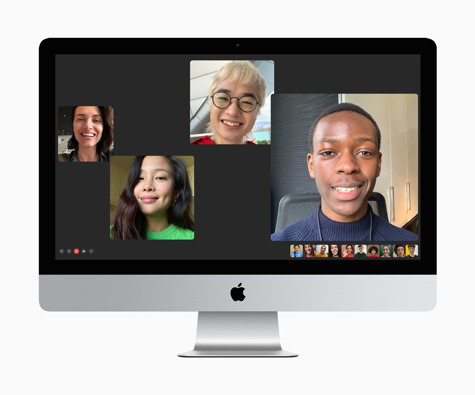 On d?rt ki?i 27 in? iMac’te FaceTime kullanarak ileti?im kuruyor.