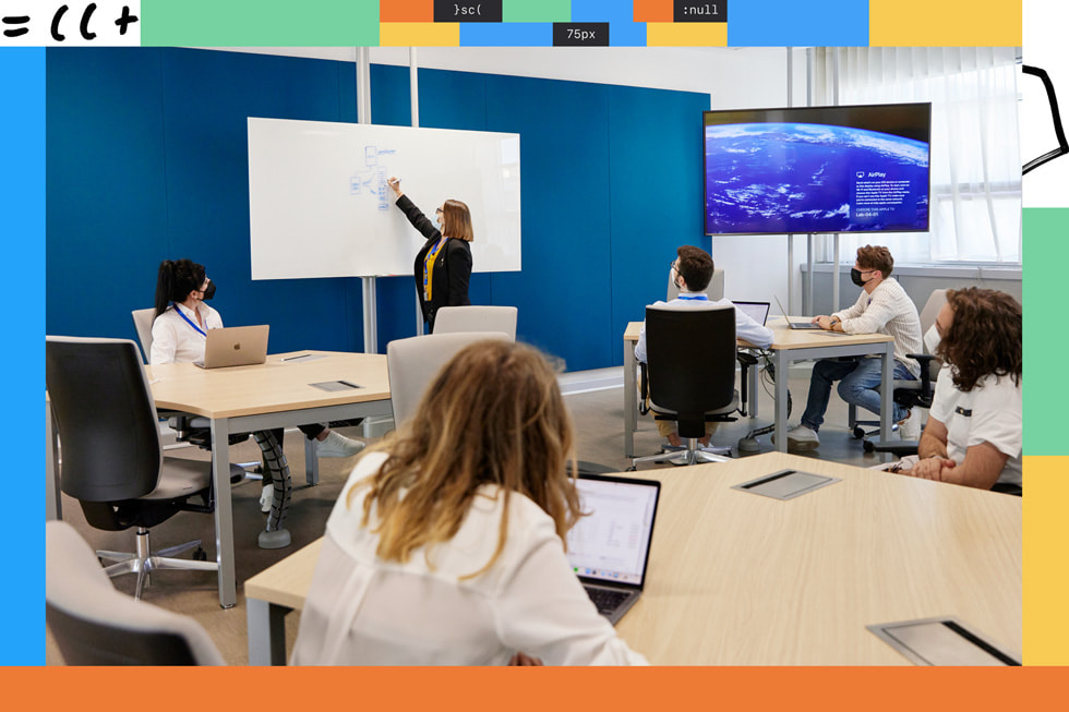 Napoli’de bulunan Apple Developer Academy’deki bir s?n?f?n ??rencileri. 