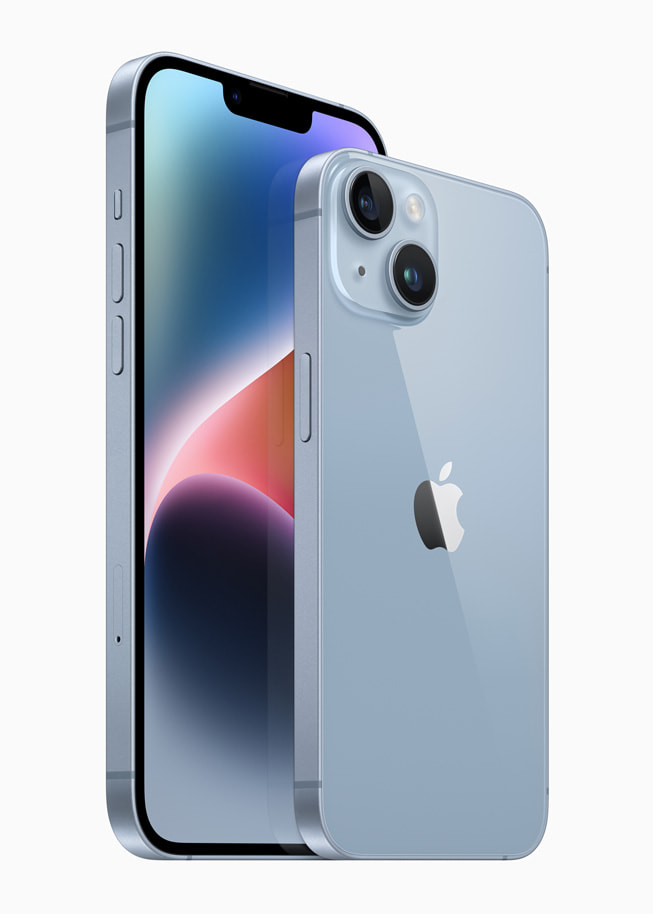 Mavi renginde iPhone?14 ve iPhone?14?Plus g?steriliyor.