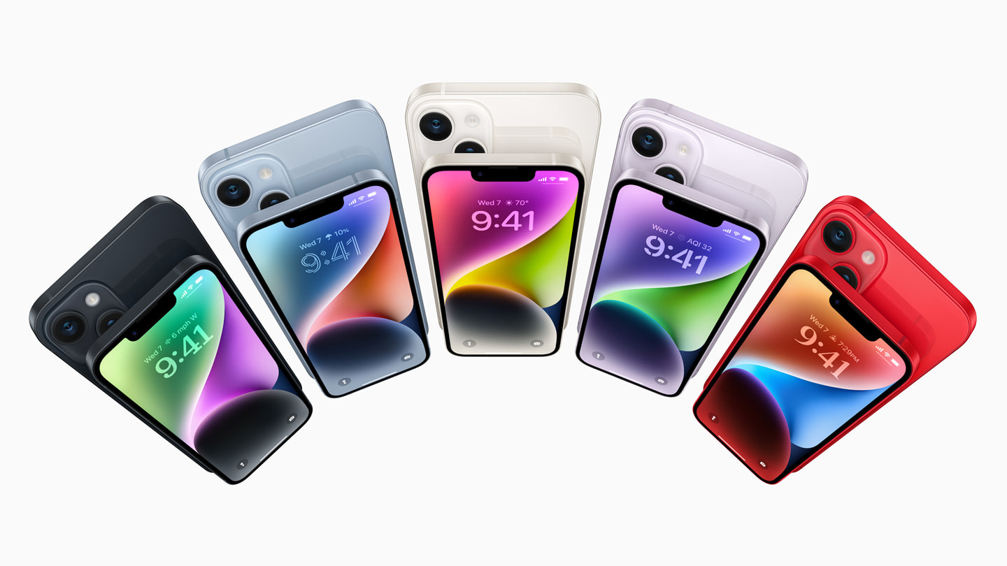Yay ?eklinde dizilmi? 10 adet iPhone?14 ve iPhone?14?Plus ayg?t? g?steriliyor.