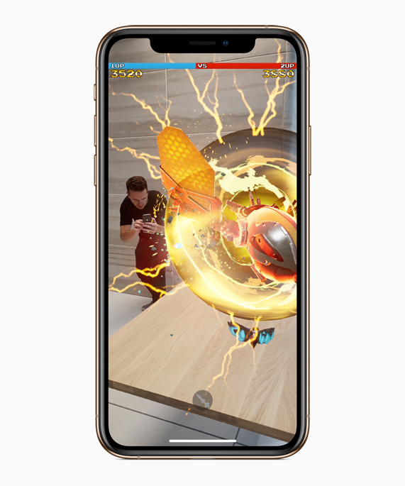 AR deneyimini g?steren iPhone Xs.