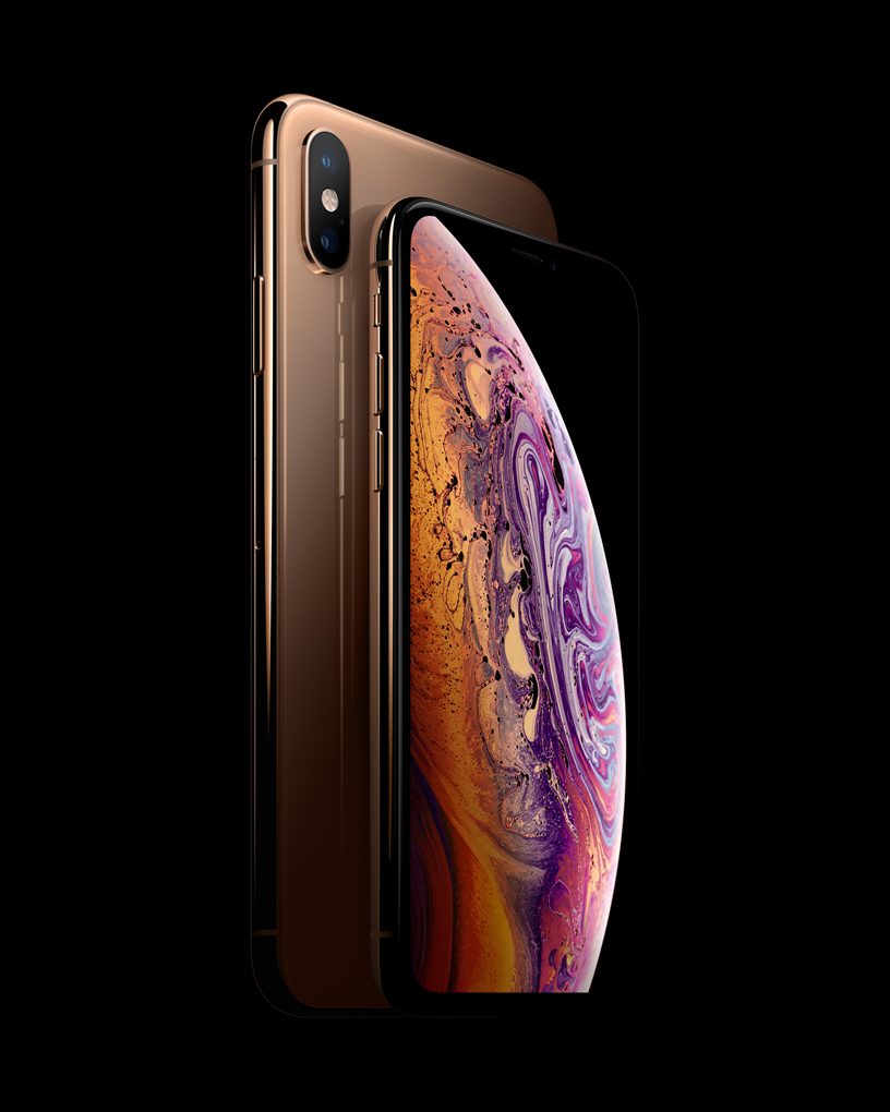 iPhone Xs  ve arkas?nda duran iPhone Xs Max.