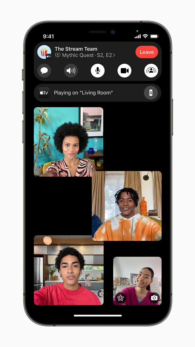 iPhone 12 Pro’da, FaceTime g?rü?mesi s?ras?nda bir Apple TV SharePlay oturumu g?steriliyor.