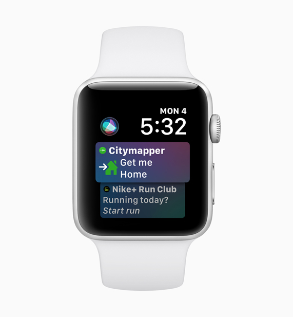 Siri Citymapper ve Nike+ Run Club ekranlar?n? g?steren Apple Watch.
