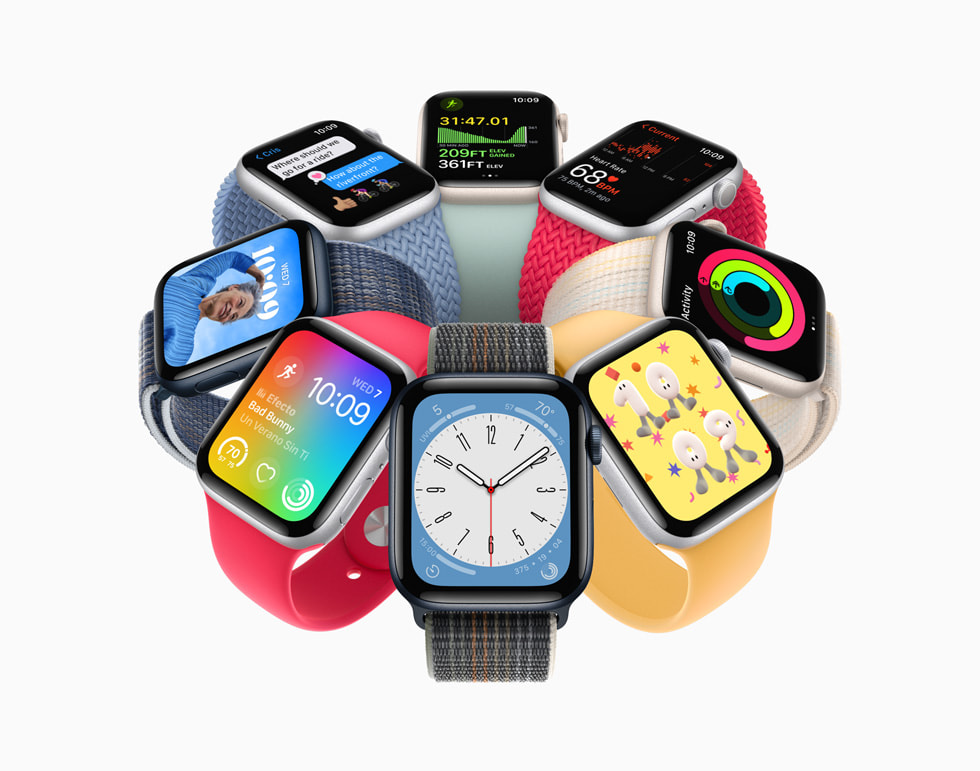 8 adet Apple Watch SE ayg?t?nda yeni watchOS?9 ?zellikleri g?steriliyor.