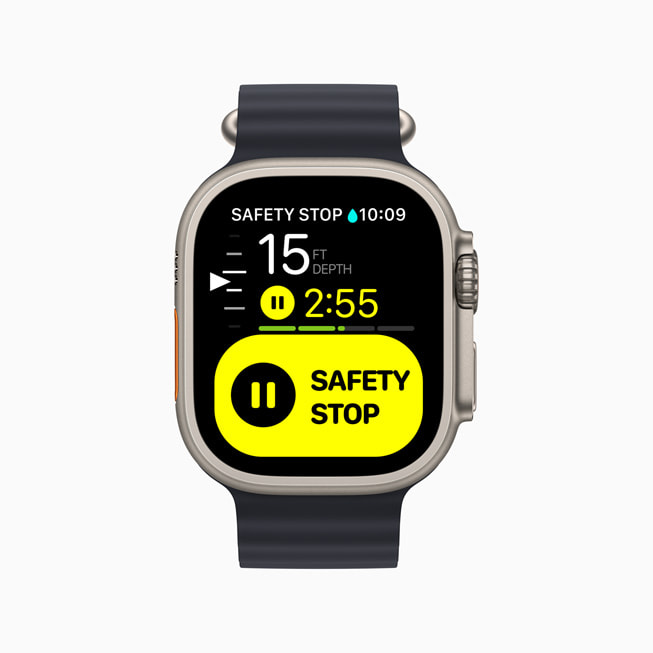 Apple?Watch?Ultra Oceanic+ uygulamas?ndaki emniyet duru?u y?nlendirmesini g?steriyor. 