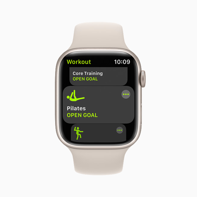 Apple Watch Series 7’deki Pilates antrenman türü g?steriliyor.
