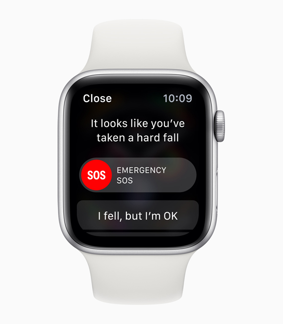 Gümü? renkli bir Apple Watch Series 4’te dü?me alg?lama uyar?s? foto?raf?. 