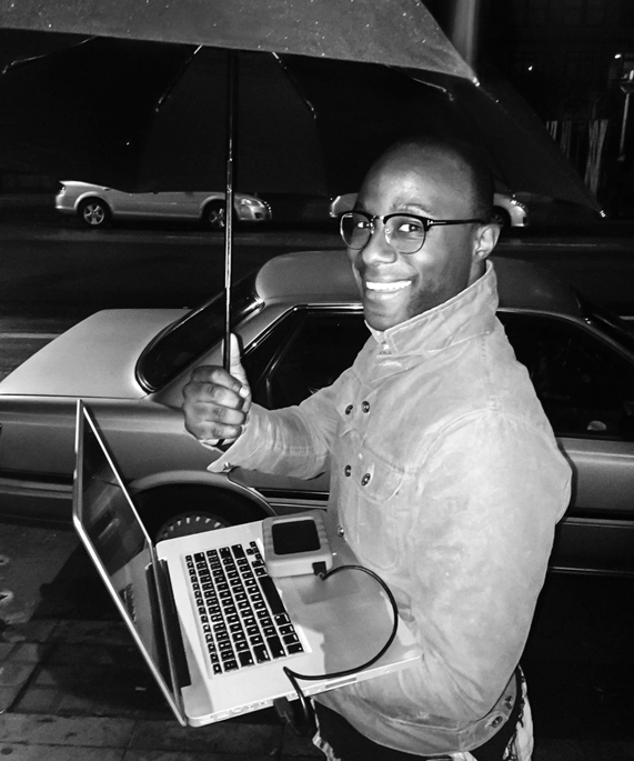 Apple’?n Behind the Mac reklam?nda rol alan Barry Jenkins.