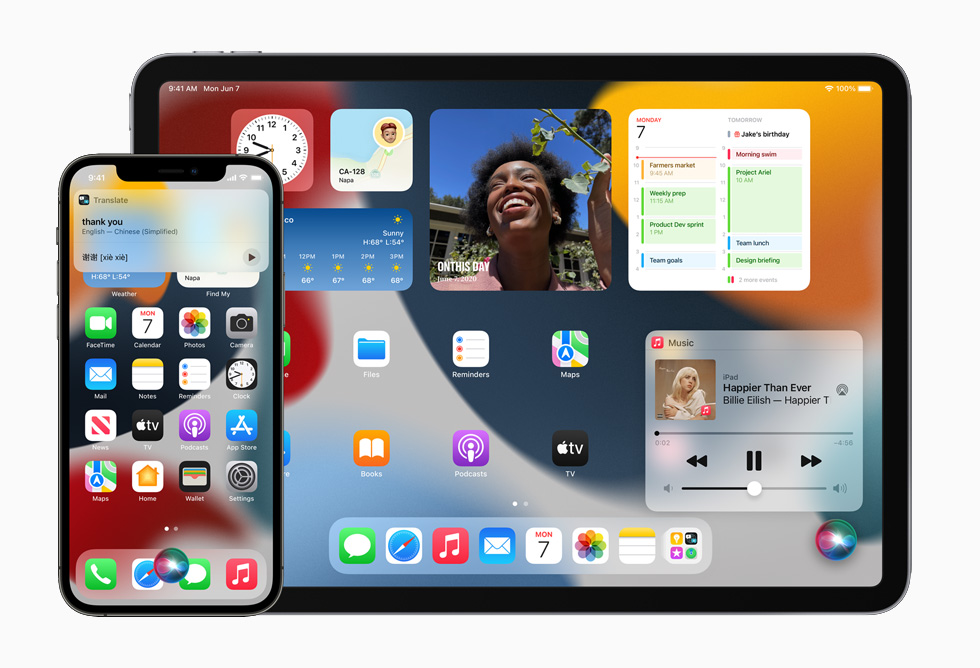 iPhone 12 Pro ve iPad Pro ekranlar?nda ger?ekle?tirilen bir Siri ?eviri iste?i g?steriliyor.